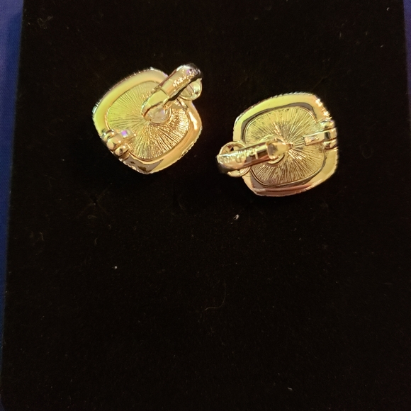 Joan Rivers Clip On Color Change Earrings - Picture 3 of 4